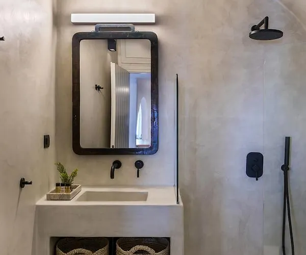 فيلة 3 Caves By Caldera