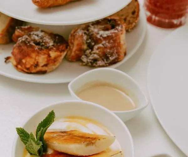 فيلة 3 Caves By Caldera *