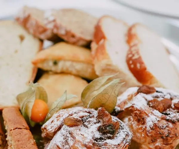 3 Caves By Caldera Οία